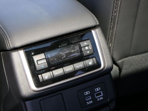 Used 2026 Subaru Ascent Limited AWD/4WD image 34