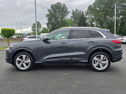 Used 2025 Audi Q5 Premium Plus AWD/4WD image 2
