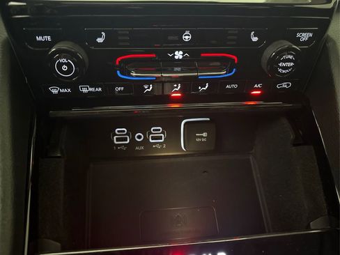 Used 2021 Jeep Grand Cherokee L Laredo w/ Luxury Tech Group I image 34