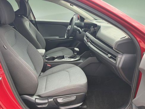 Used 2025 Kia K4 FWD image 11