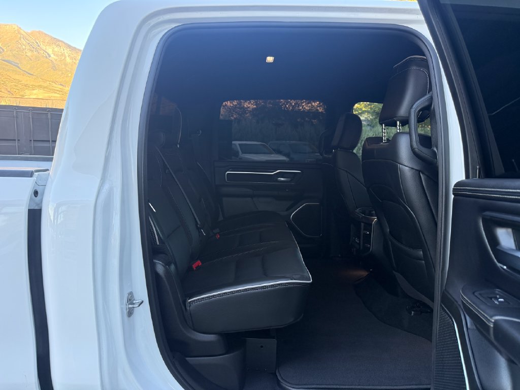 Used 2025 RAM 1500 Laramie w/ Sport Appearance Package AWD/4WD image 38