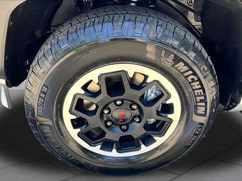 Certified 2026 Toyota 4Runner TRD Off-Road Premium AWD/4WD image 11