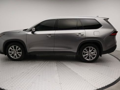 Used 2025 Toyota Grand Highlander AWD Hybrid image 12