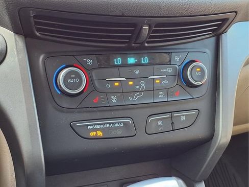 Used 2019 Ford Escape SEL FWD image 9