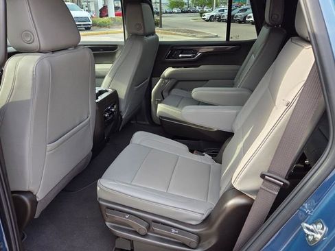 Used 2025 GMC Yukon Elevation w/ Technology Package image 9
