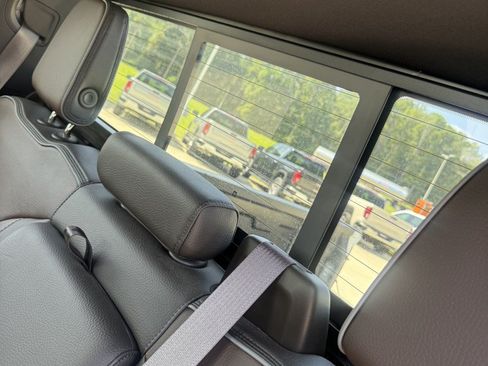 Used 2023 GMC Sierra 1500 Denali w/ Technology Package AWD/4WD image 18