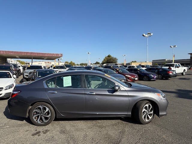 Used 2017 Honda Accord EX image 7
