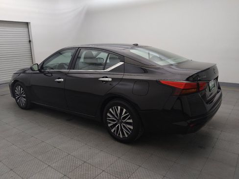 Used 2023 Nissan Altima 2.5 SV FWD image 3