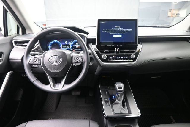 Used 2026 Toyota Corolla Cross XLE w/ Convenience Package FWD image 9