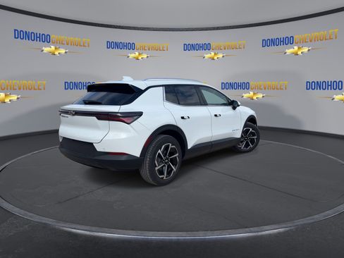 New 2026 Chevrolet Equinox EV LT image 11