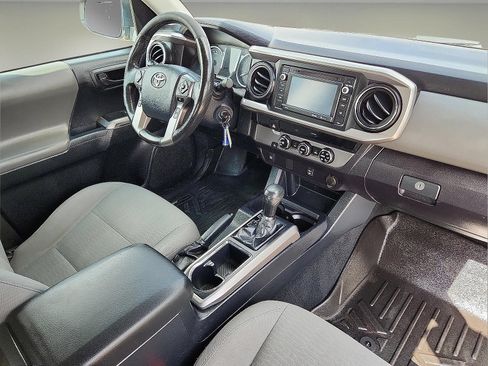 Used 2018 Toyota Tacoma SR5 RWD image 15
