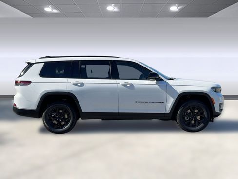 New 2025 Jeep Grand Cherokee L Altitude image 6