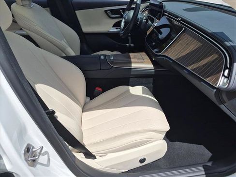 Used 2026 Mercedes-Benz E 350 4MATIC Sedan image 19