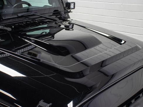 Used 2012 Jeep Wrangler Unlimited Rubicon image 14