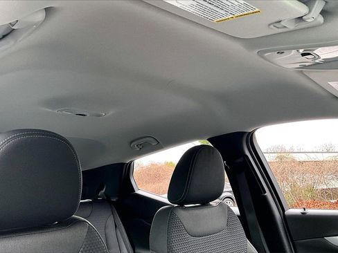 Used 2023 Chevrolet Bolt EUV LT image 23