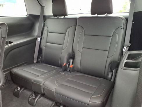 Used 2023 GMC Acadia SLT AWD/4WD image 27