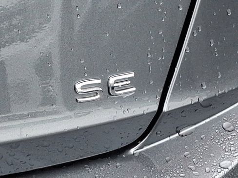 Used 2024 Volkswagen Jetta SE image 31