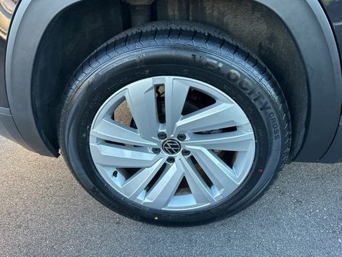Used 2022 Volkswagen Atlas Cross Sport SE image 33