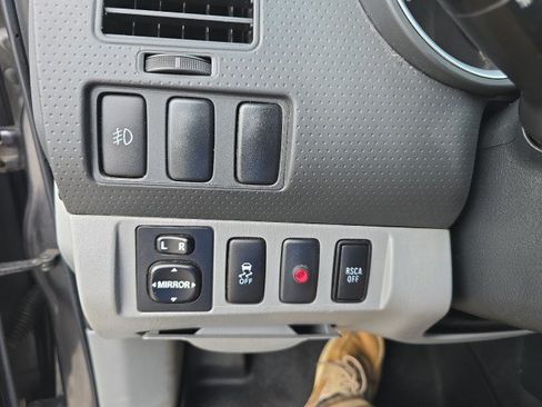 Used 2014 Toyota Tacoma 4x4 Double Cab w/ SR5 Package image 22
