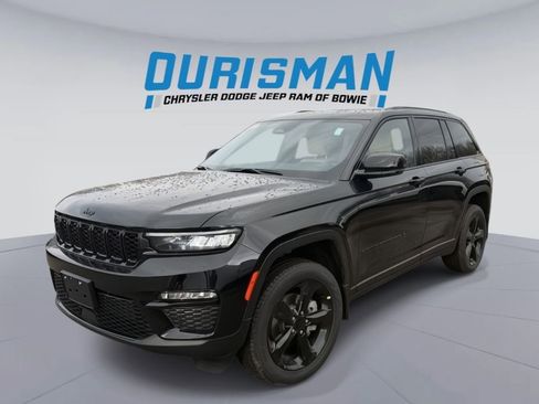 New 2025 Jeep Grand Cherokee Limited w/ Black Appearance Package AWD/4WD image 2