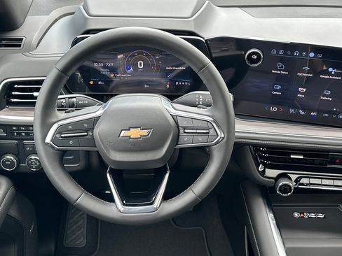 New 2025 Chevrolet Suburban Premier image 14