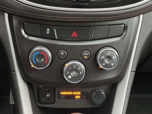 Used 2022 Chevrolet Trax LS w/ Tint and Cruise Package image 6