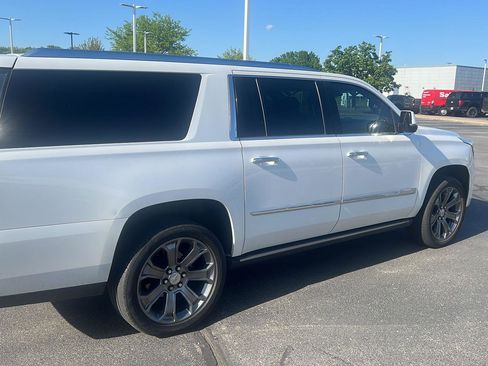 Used 2016 Cadillac Escalade ESV Premium AWD/4WD image 5