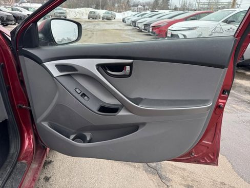 Used 2016 Hyundai Elantra SE image 28