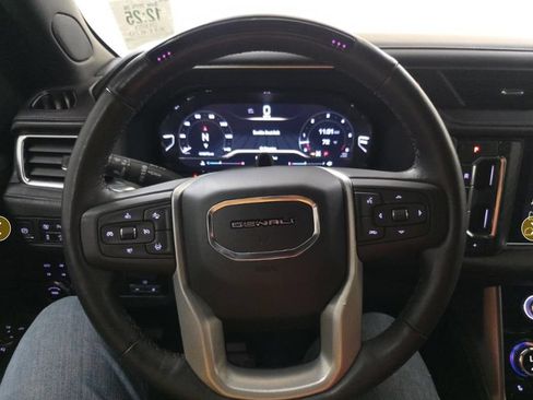 Used 2023 GMC Yukon Denali w/ Advanced Technology Package AWD/4WD image 10