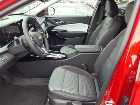 New 2026 Chevrolet Trax LT w/ Driver Confidence Package FWD image 6