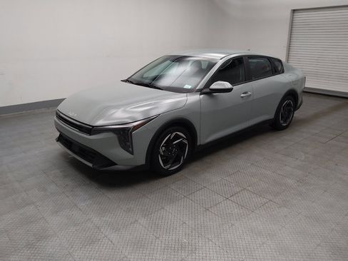 Used 2025 Kia K4 EX FWD image 2