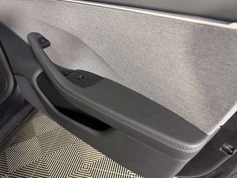 Used 2025 Tesla Model 3 Long Range RWD image 33