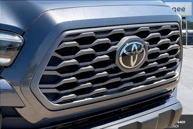 Used 2023 Toyota Tacoma TRD Off-Road AWD/4WD image 31