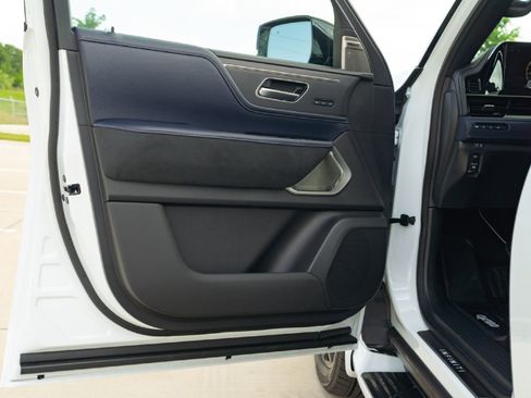 New 2026 INFINITI QX80 4WD image 17