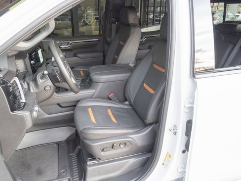 Used 2025 GMC Sierra 1500 AT4 w/ AT4 Premium Package image 8