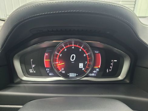 Used 2016 Volvo XC70 T5 Platinum image 28