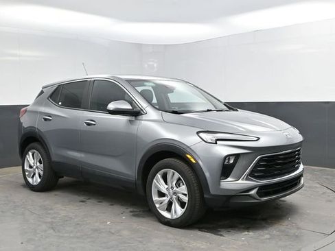Used 2025 Buick Encore GX Preferred AWD/4WD image 4