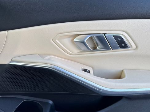 Used 2020 BMW 330i Sedan w/ Convenience Package image 21