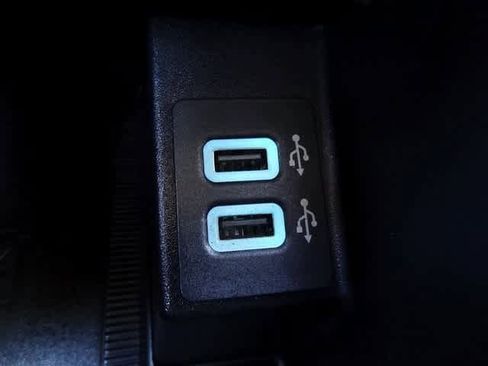 Used 2020 Ford Edge Titanium image 31