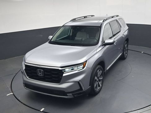 Used 2023 Honda Pilot Elite image 19