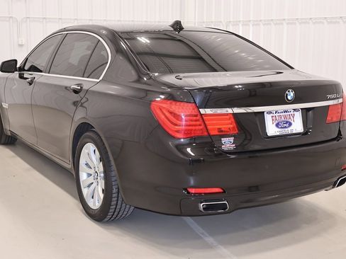 Used 2011 BMW 750Li xDrive image 7