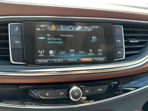 Used 2018 Buick Enclave Avenir image 12