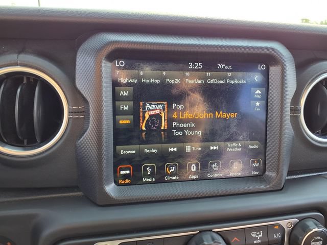 Used 2018 Jeep Wrangler Unlimited Sahara AWD/4WD image 24