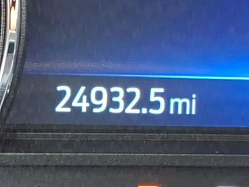 Used 2023 Ford Explorer XLT w/ Equipment Group 202A AWD/4WD image 29