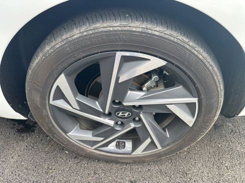 Used 2024 Hyundai Elantra Limited FWD image 10