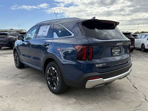 New 2026 Kia Sorento S w/ S Panoramic Sunroof Package image 6