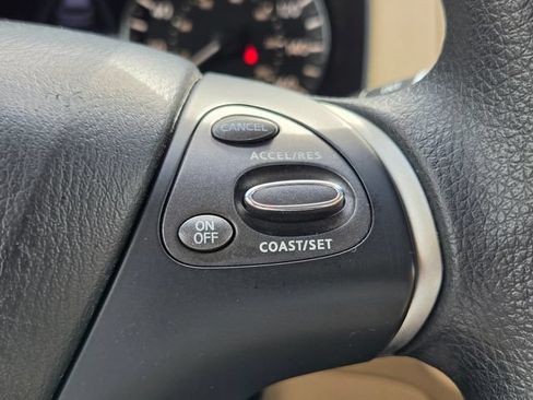Used 2016 Nissan Pathfinder S FWD image 32
