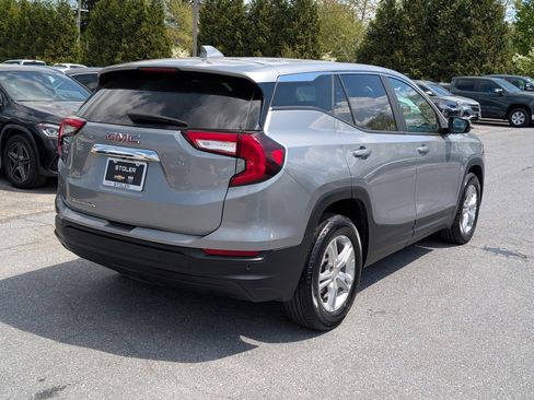 Used 2024 GMC Terrain SLE image 5