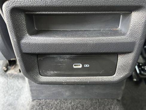 Used 2024 Volkswagen Taos SE image 32