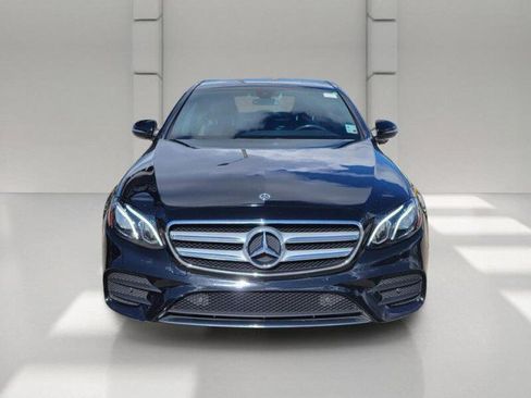 Used 2018 Mercedes-Benz E 400 4MATIC Sedan image 2